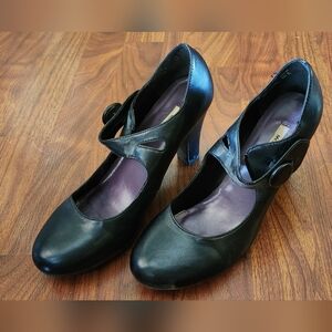 Metro Black Classic Heels Medium Height